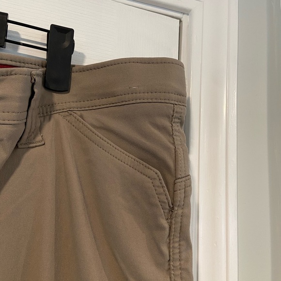 Wrangler Mens Size 32x30 Khaki Nylon Stretch Zip Up Cargo Hiking Outdoor Pants - Picture 2 of 8